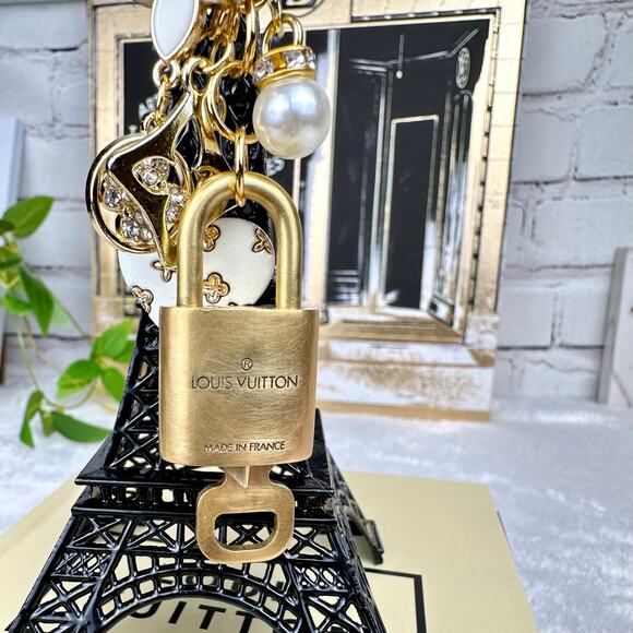 Louis Vuitton Vintage Lock and Key #317 on Paris Heart Keychain Bag Charm CUSTOM - Picture 4 of 6
